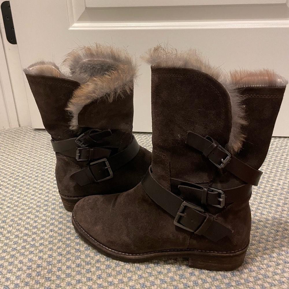 Andrew Marc brown fur lining boots